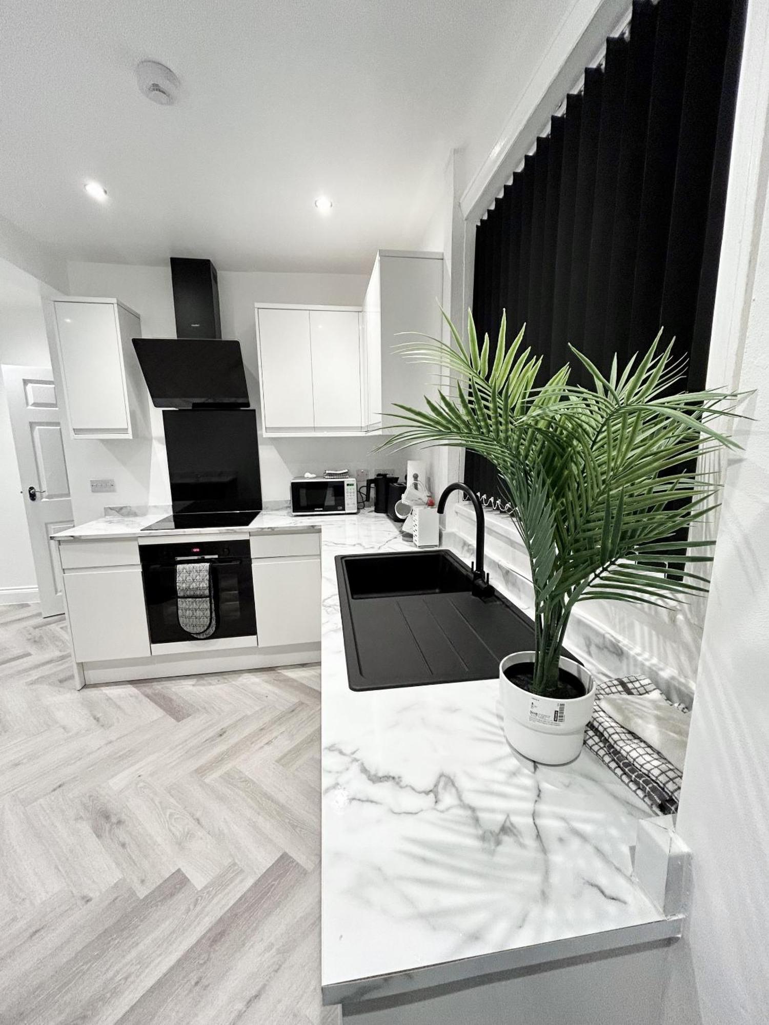 Lymer House - Stylish 3 Bedroom House In Wolverhampton Luaran gambar