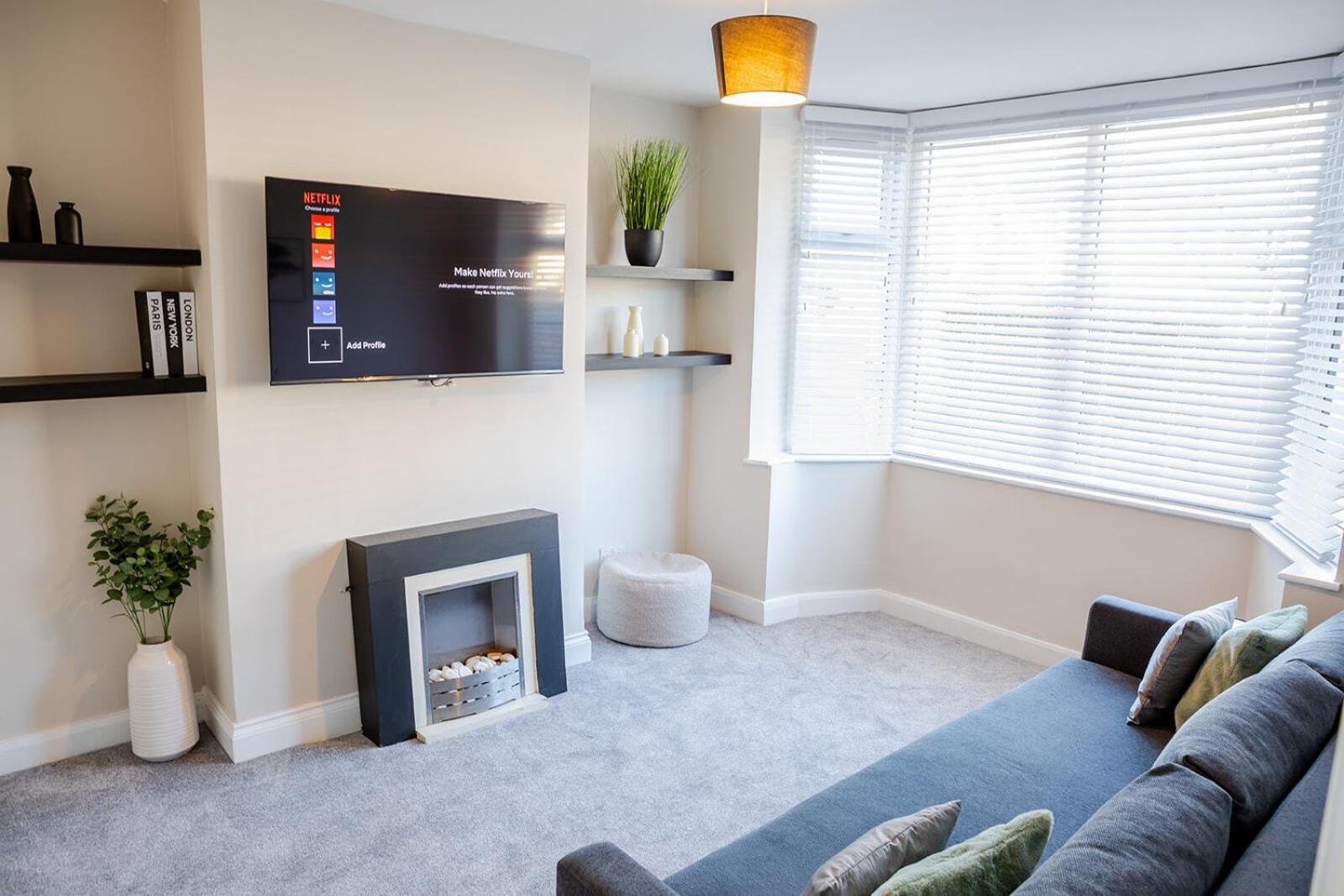 Lymer House - Stylish 3 Bedroom House In Wolverhampton Luaran gambar