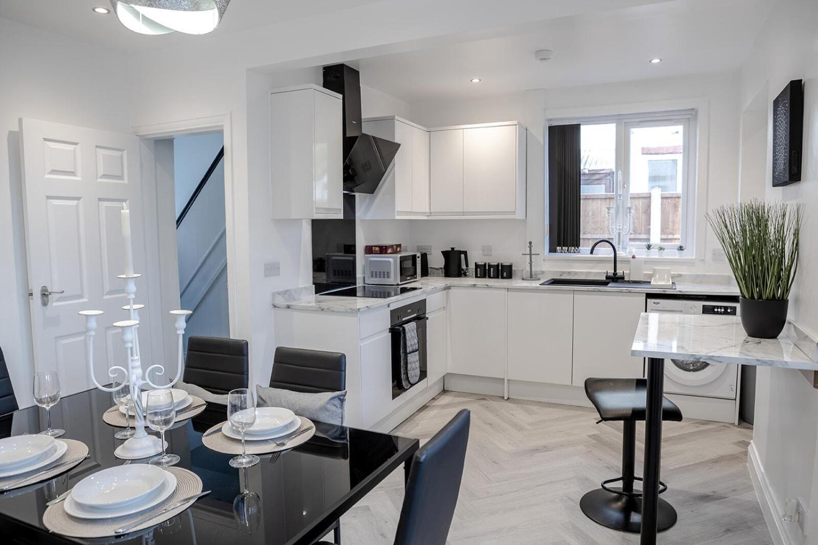 Lymer House - Stylish 3 Bedroom House In Wolverhampton Luaran gambar