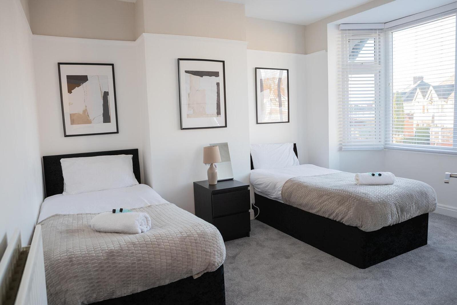 Lymer House - Stylish 3 Bedroom House In Wolverhampton Luaran gambar