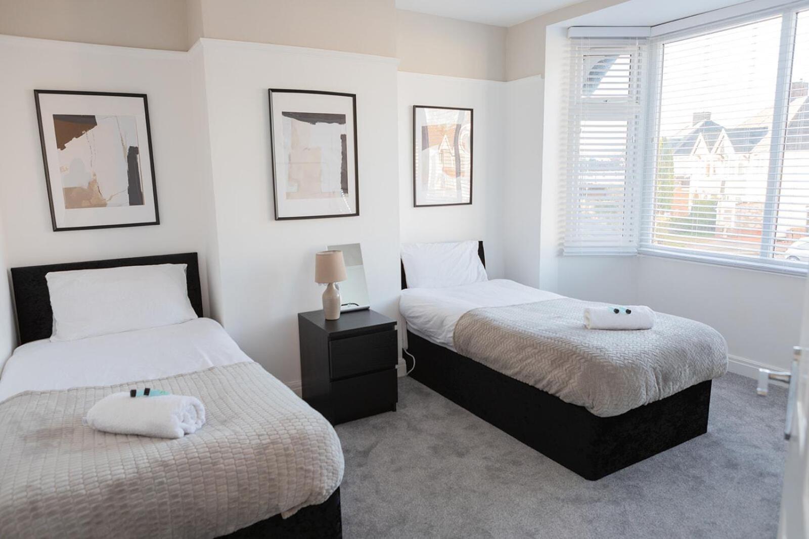 Lymer House - Stylish 3 Bedroom House In Wolverhampton Luaran gambar